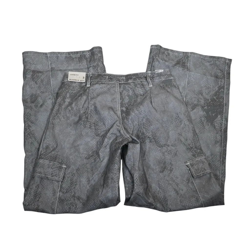 Madden Girl Women's 3 Loose Fit Snake Print Jean NEW - Image 5