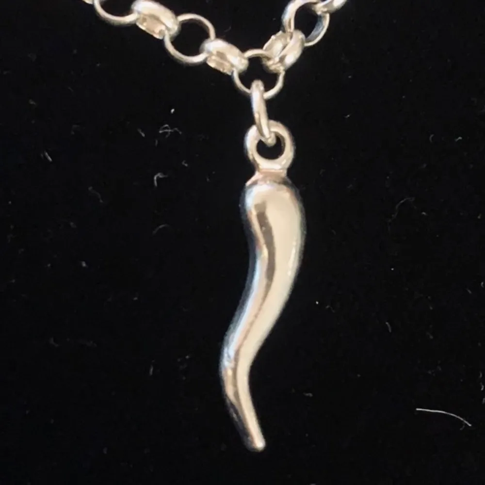 Sterling silver & amethyst lucky charm bracelet. - Image 5