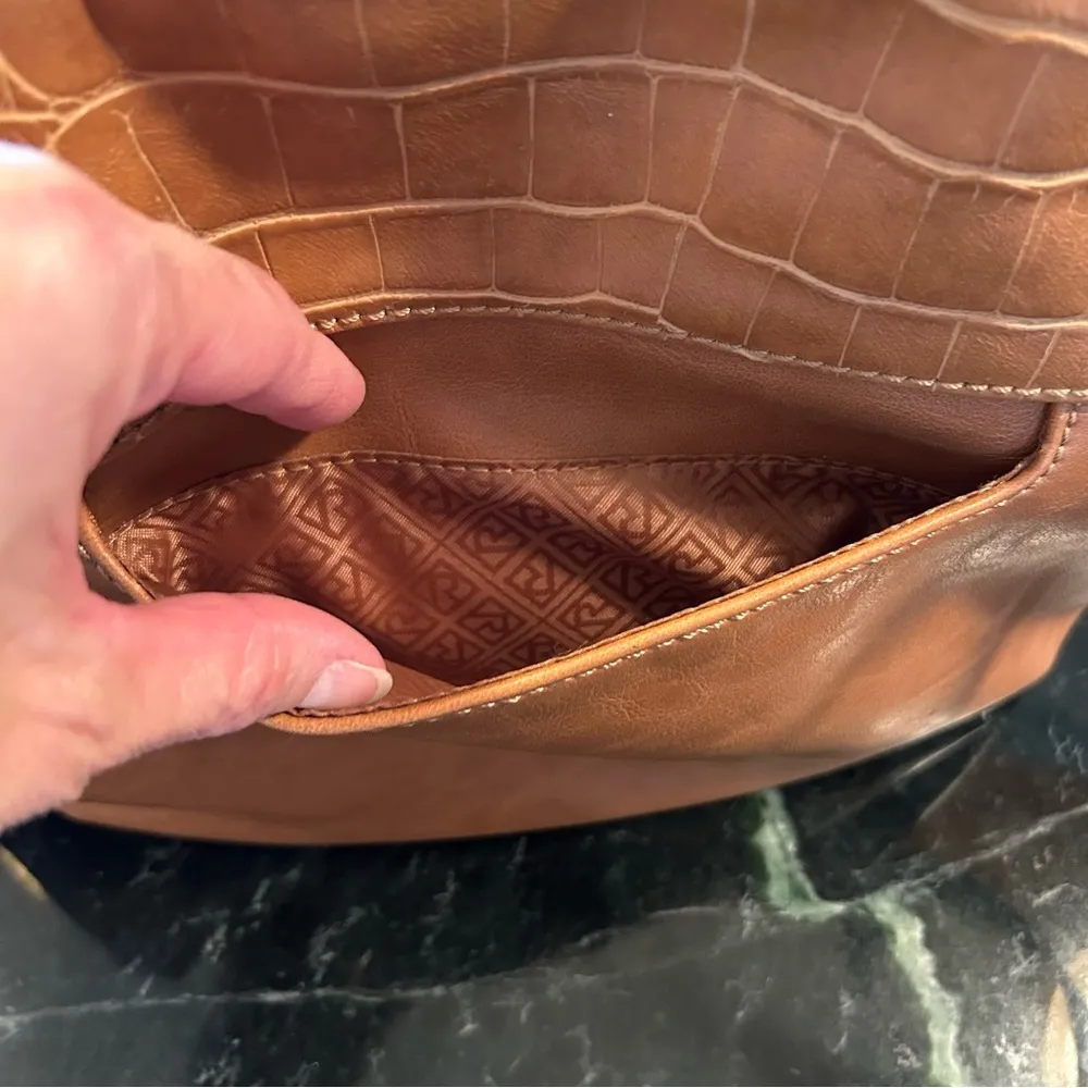 Relic Faux Leather Crocodile Pattern Crossbody Shoulder Bag Purse Light Brown - Image 12