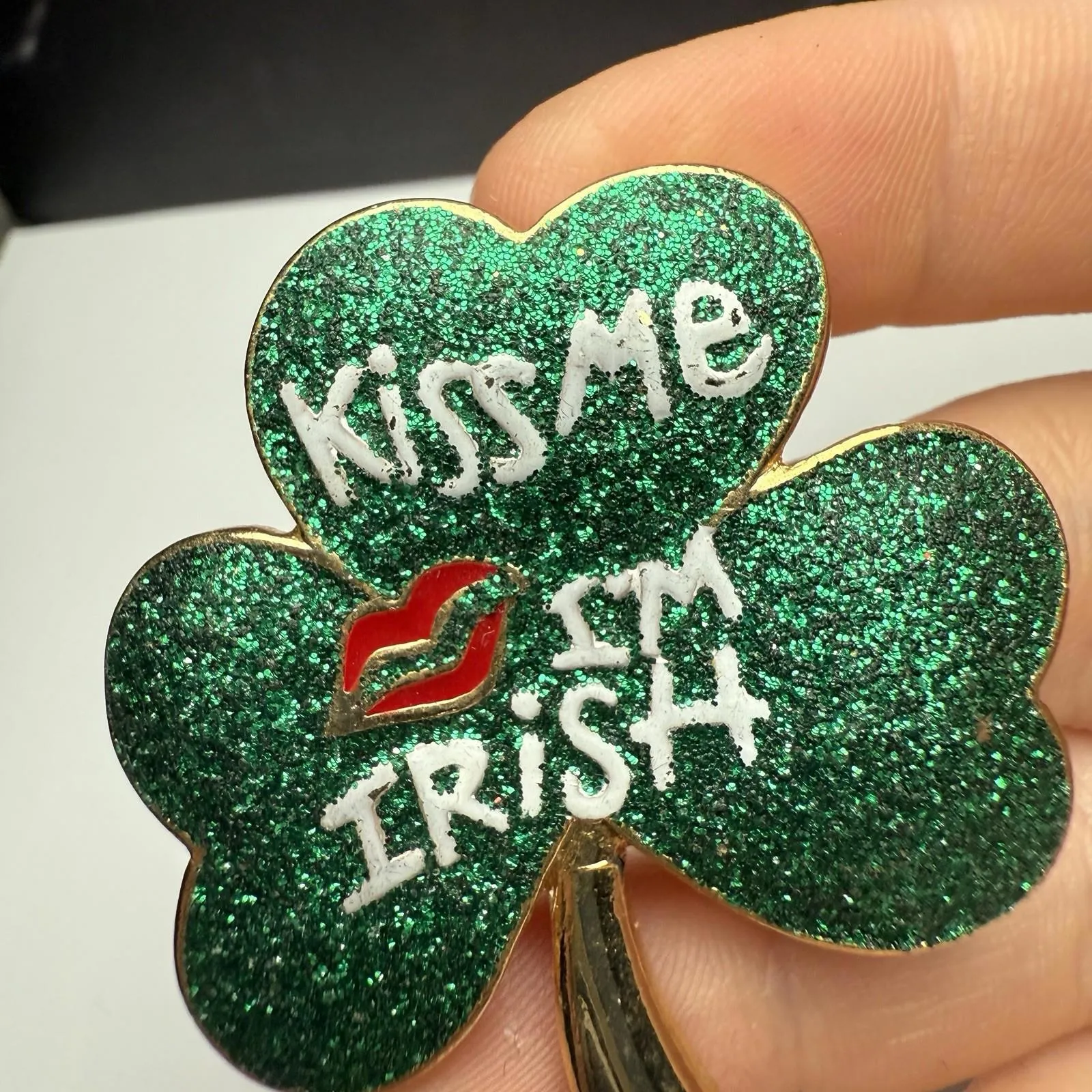 Kiss Me I’m Irish Three Leaf Clover Shamrock Brooch Pin St Patrick’s Green - Image 10