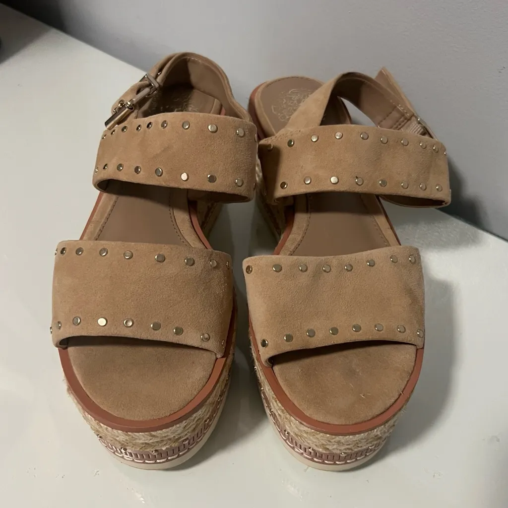 Two by Vince Camuto Tan Platform Sandals with Perforated Leather Size 7.5 - Image 4