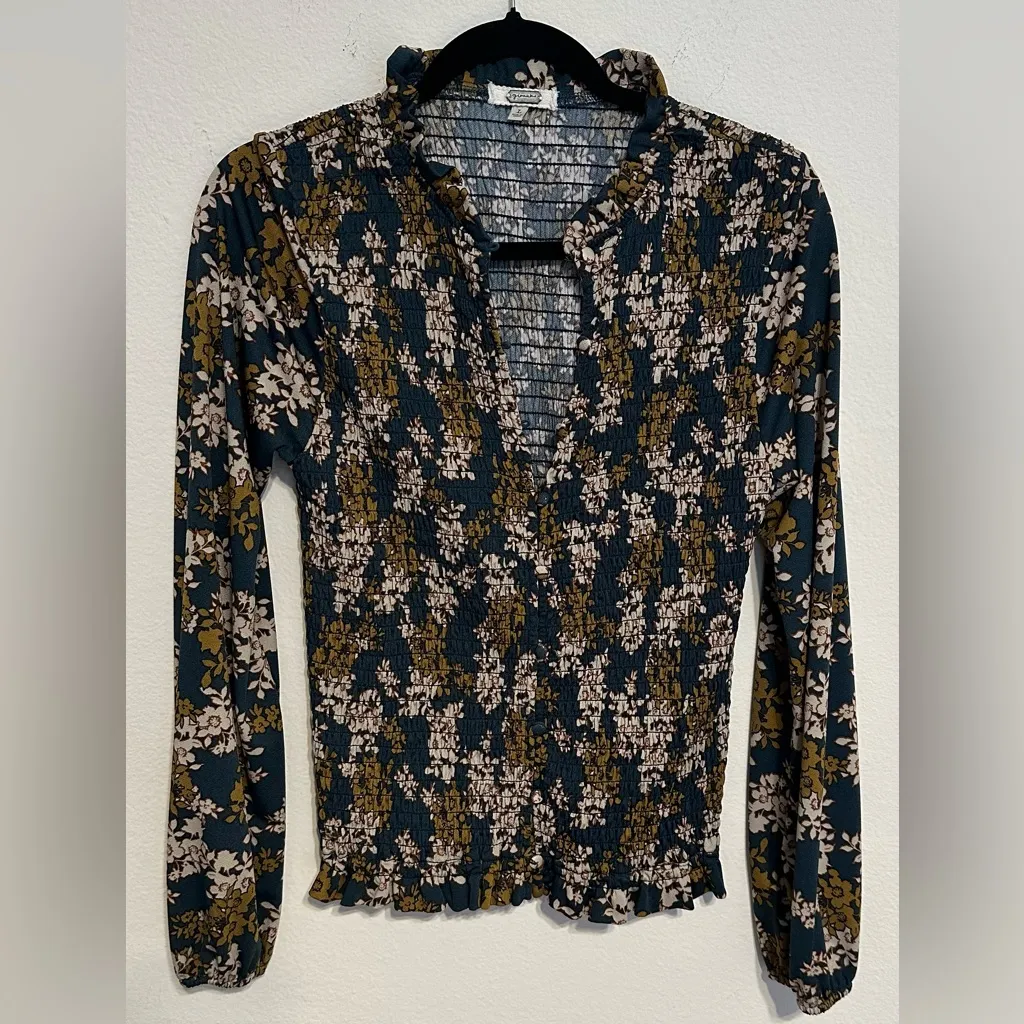 Gimmicks by BKE Floral Smocked Blouse in Teal and Brown - Image 5