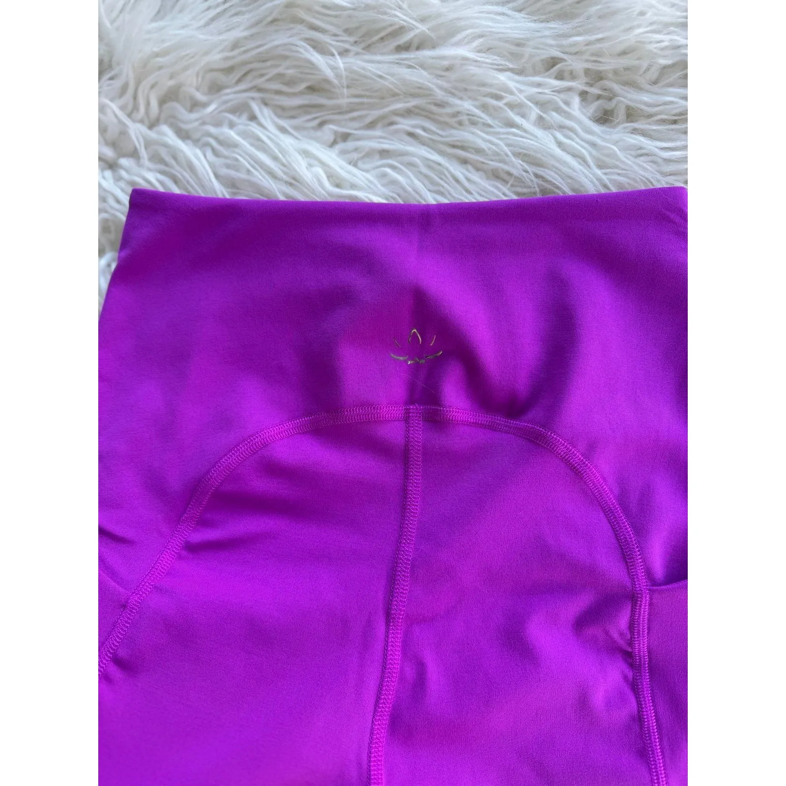 Beyond Yoga Powerbeyond Strive Biker Short Violet Berry Size Small - Image 7