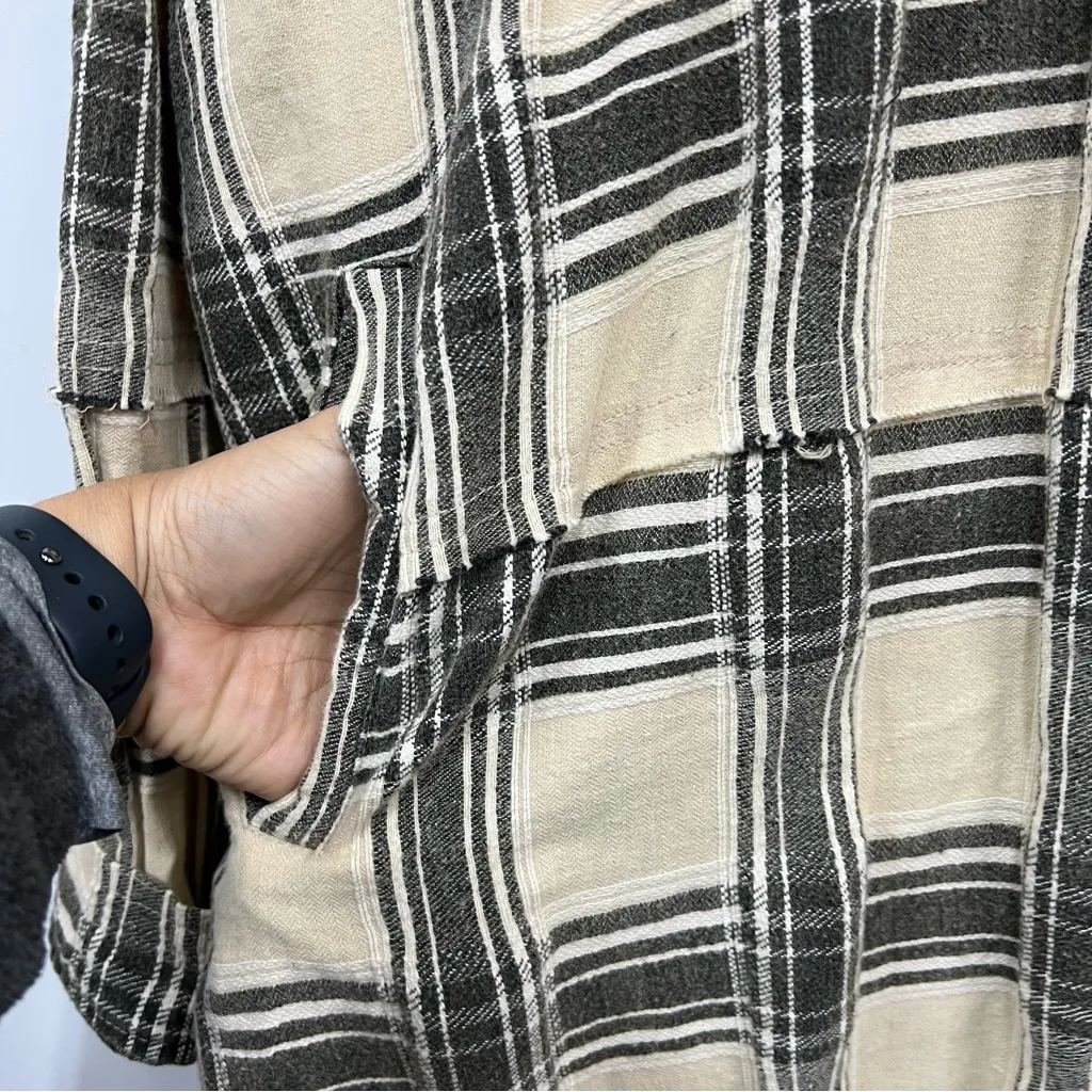 Oli and Hali Women’s Cream and Black Plaid Oversized Distressed Shacket medium - Image 12