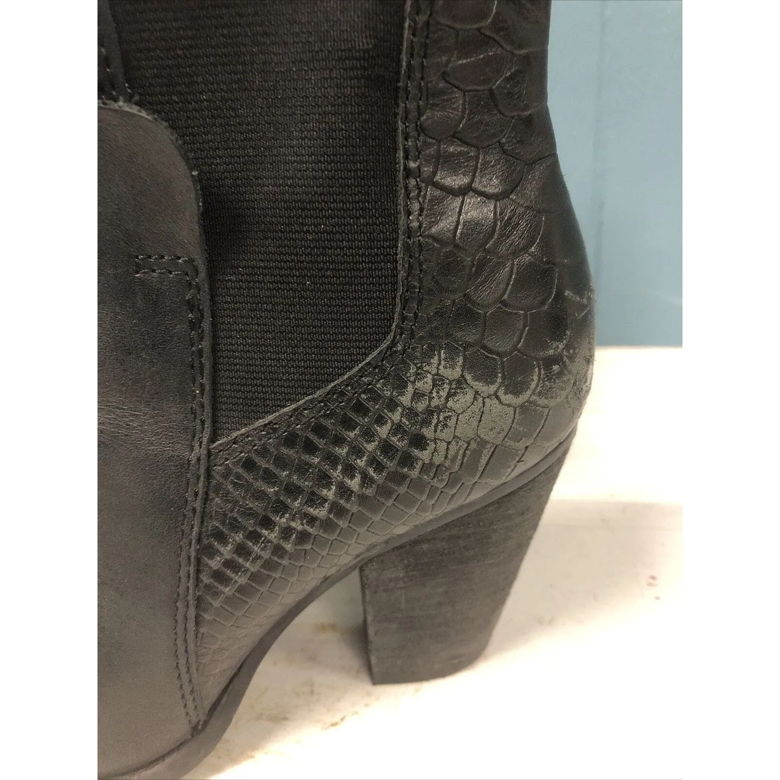 Aldo Women's Black Heeled Boots Faux‎ Snake Print Booties Size 6.5 - Image 4