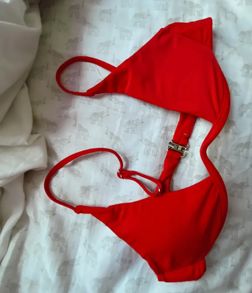 red bikini set - Image 3