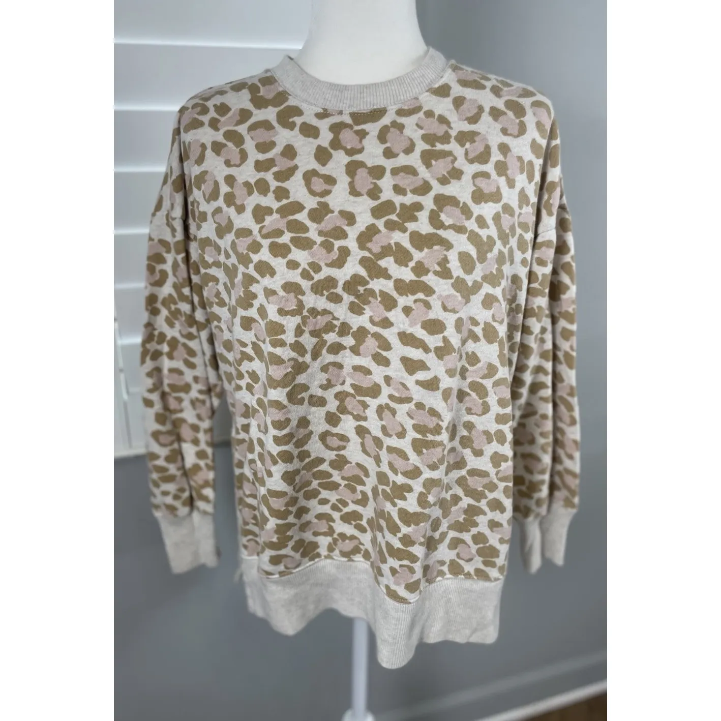 Aerie Oversized Desert Sweatshirt Animal Print Side Slit Pullover XS LEOPARD - Image 9
