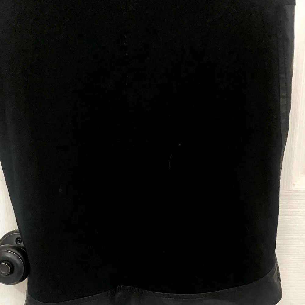 Banana Republic Faux Leather Piped Sleeveless Top in Black - Image 10