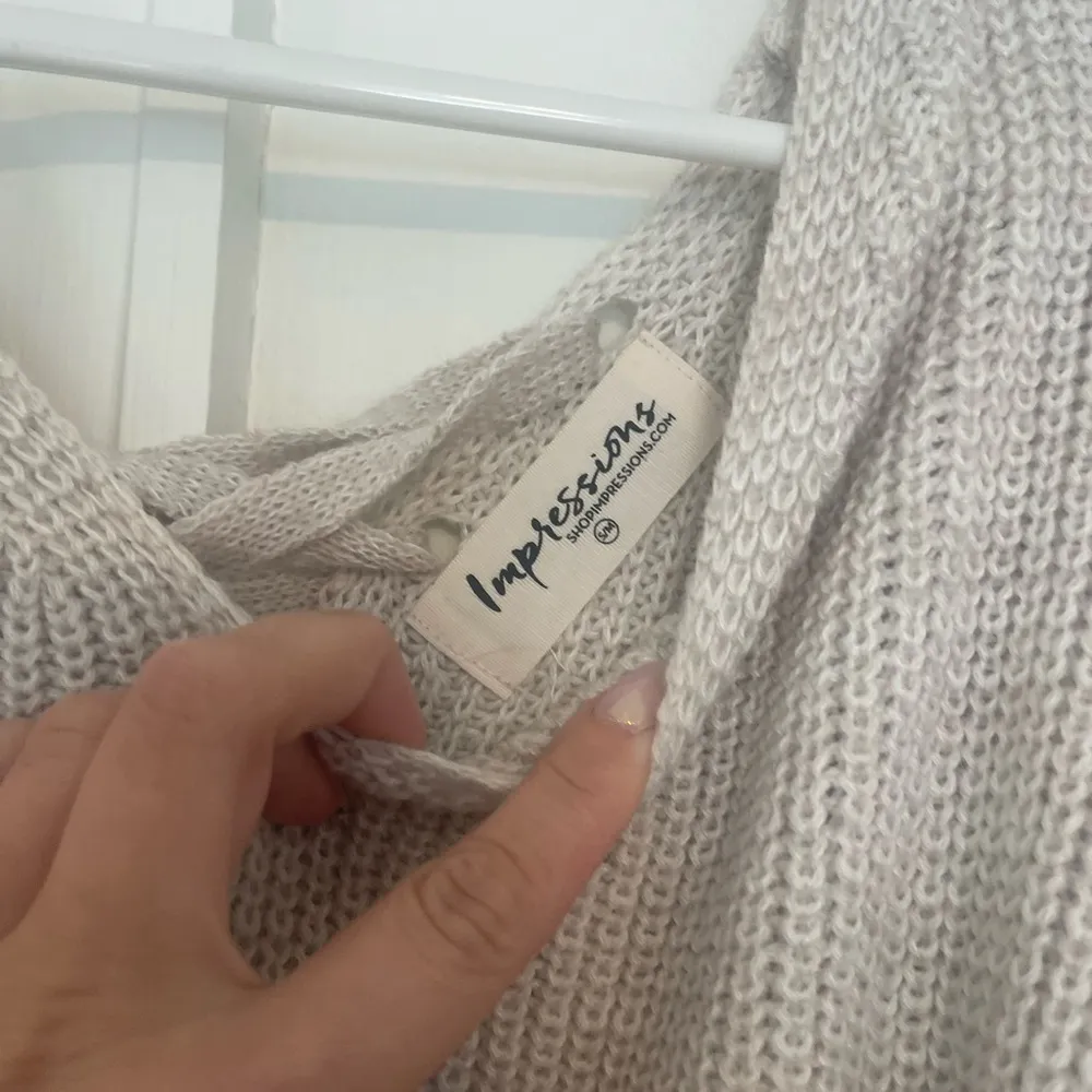 | Light cream/beige sweater with tied back - Image 2