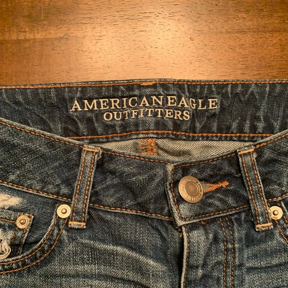American Eagle Jeans Size 2 Blue Boy Crop Distressed - Image 3