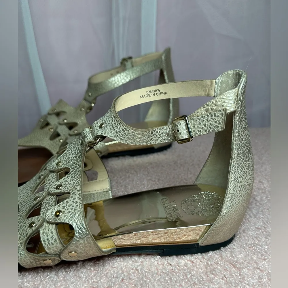 Gold Metallic Vince Camuto Women’s Arlanian Textured Flat Strappy Sandals 8M - Image 5