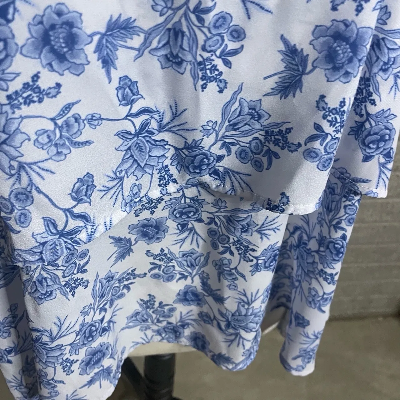 Pink Lily Blue White Floral Tie‎ Strap Tiered Flounce Tank Size Large - Image 2