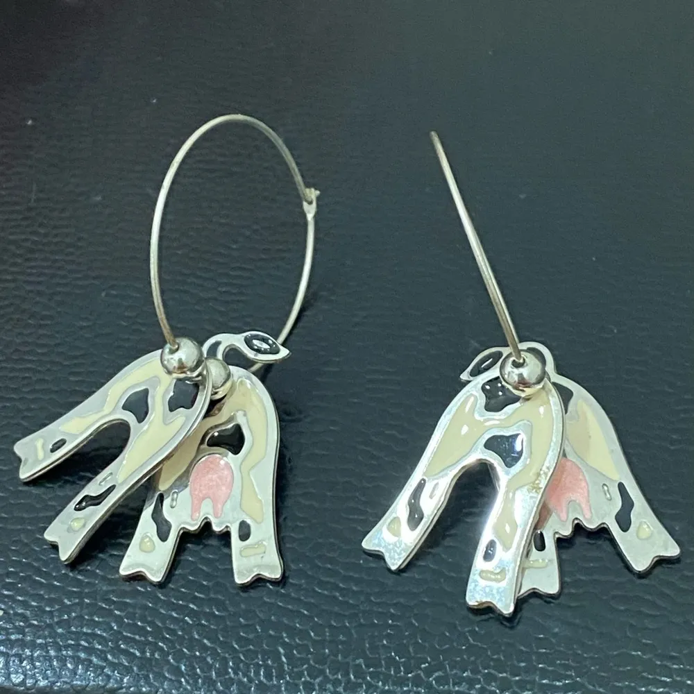 Vintage BEREBI Comical Cow Enamel Hoop Earrings 6g - Image 5