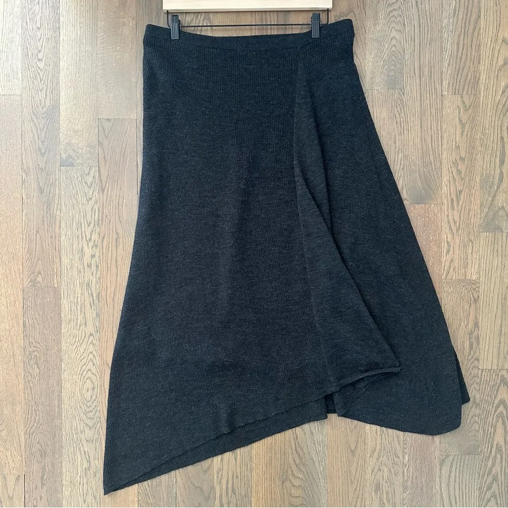 Eileen Fisher Ribbed Draped Midi Wool Silk Skirt in Charcoal Grey Size Medium - Image 2
