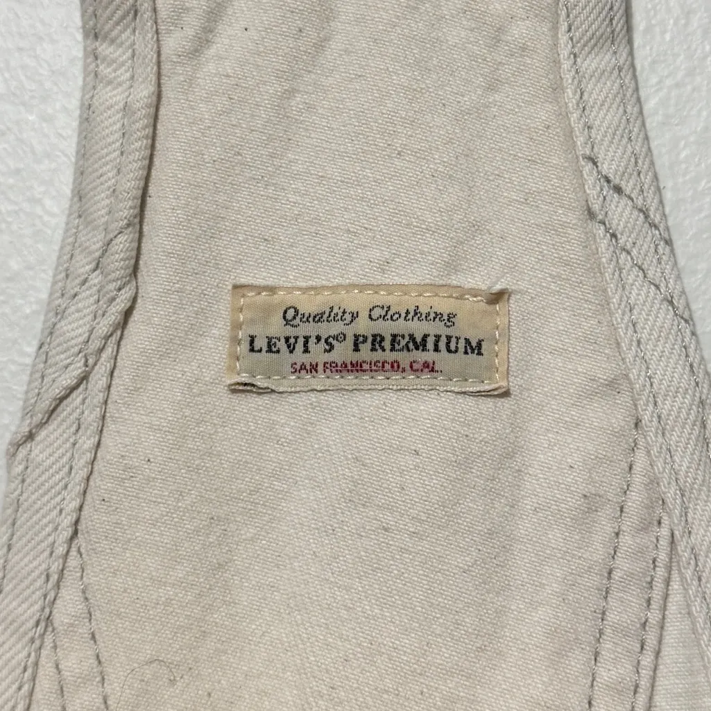 Levi's Premium Womens White Denim Overall UTILITY SHORTALLS Size Medium - Image 3