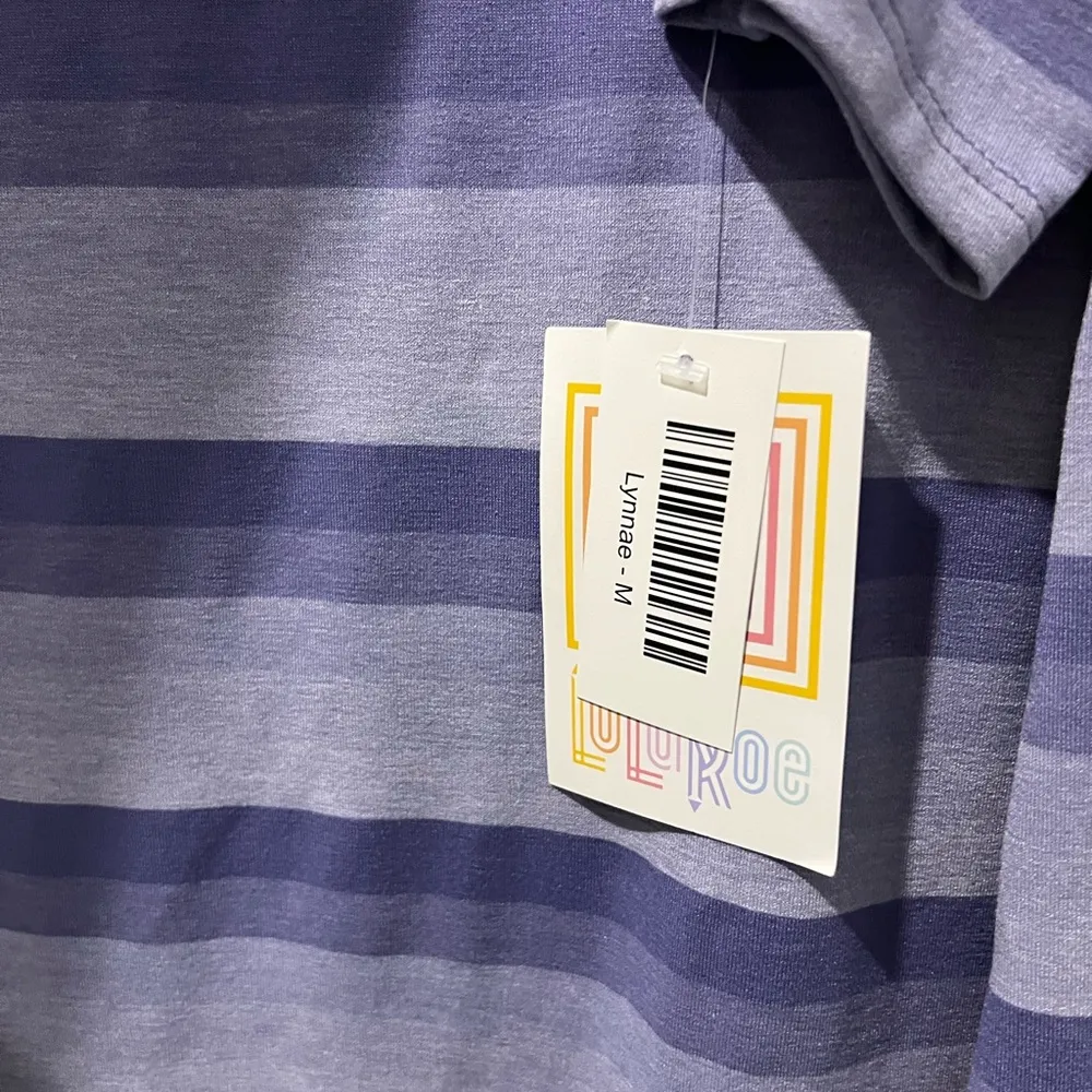 🌚LuLaRoe Lynnae Long Sleeve Top M - Image 2