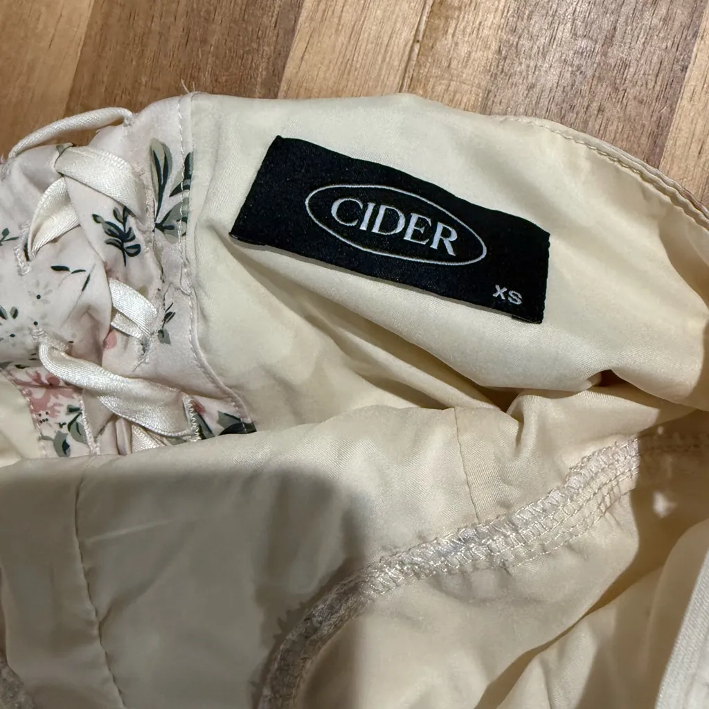 Cider XS floral cropped tank top - Image 3