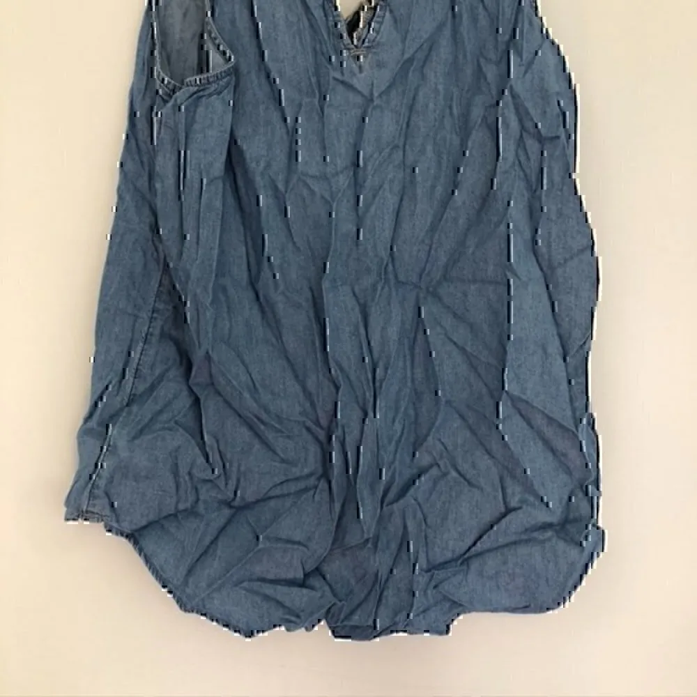 OLD NAVY Chambray V-Neck Tank Top Light Wash Denim Cutout Cotton Blouse Medium M - Image 11
