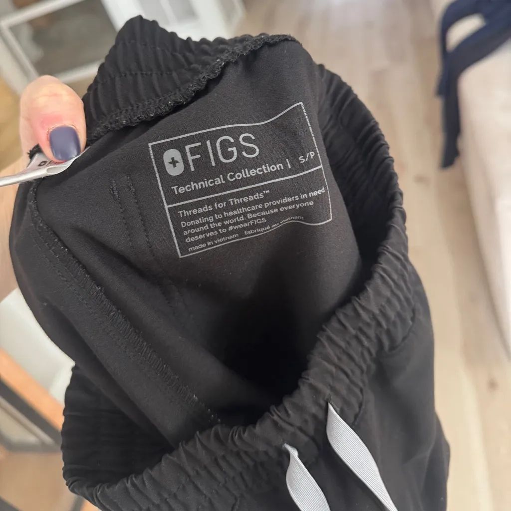 FIGS Scrubs High Waisted Yola Skinny Pants joggers petite short pockets zipper - Image 4