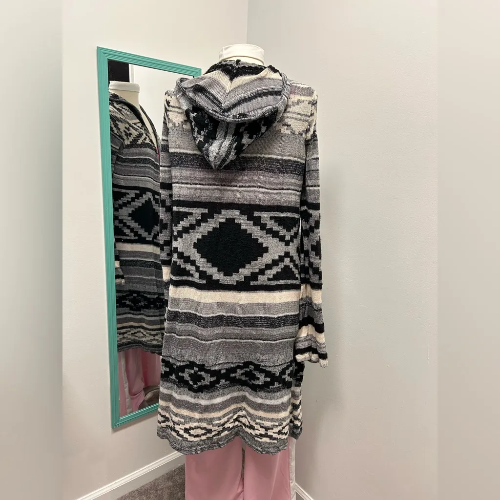 Black and Gray Southwestern Patterned Long Duster Cardigan - Image 3