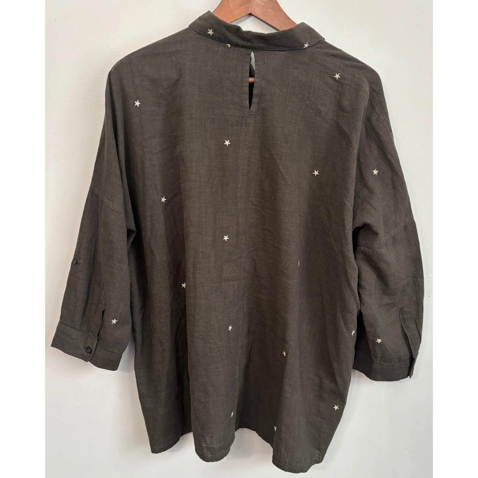 ZARA BASIC Shirt Women L Gray Olive Green Embroidered Star Button Down - Image 4