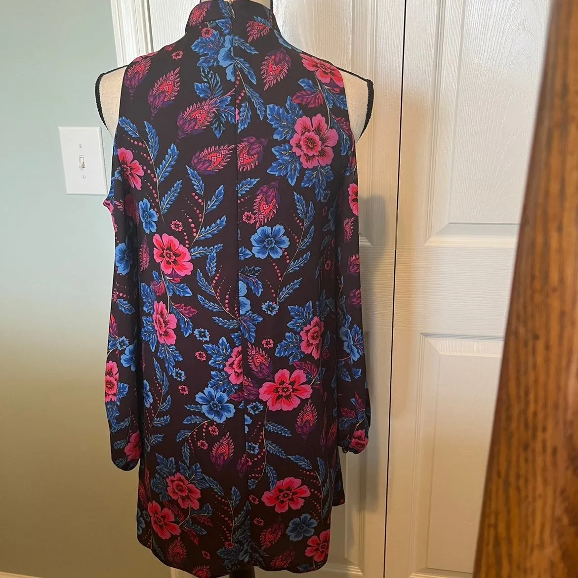 Everly Purple Blue Pink‎ Cold Shoulder Long Sleeve High Neck Keyhole Dress Small - Image 11