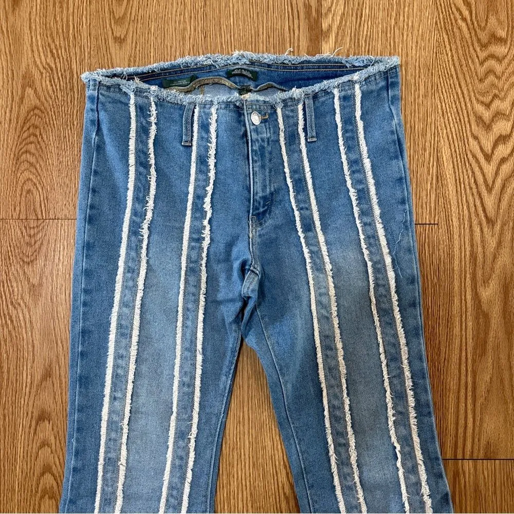 Wild Fable Low Rise Frayed Seam Detail Flare Blue Jeans Women’s Size 10 - Image 3