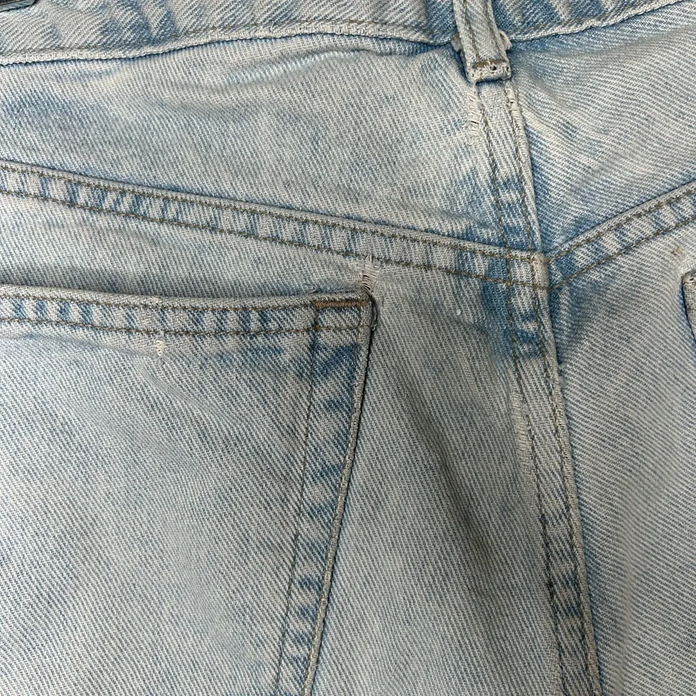 Vintage Guess light wash Blue Jean Shorts 33 100% cotton 90s 1990s retro - Image 6