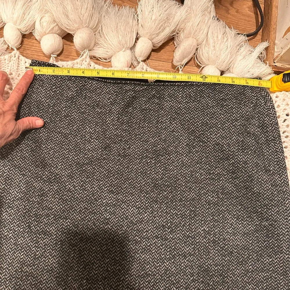 ARMANI COLLEZIONI MADE IN ITALY SIZE 8 Elegant Black and White Women's Skirt - Image 5