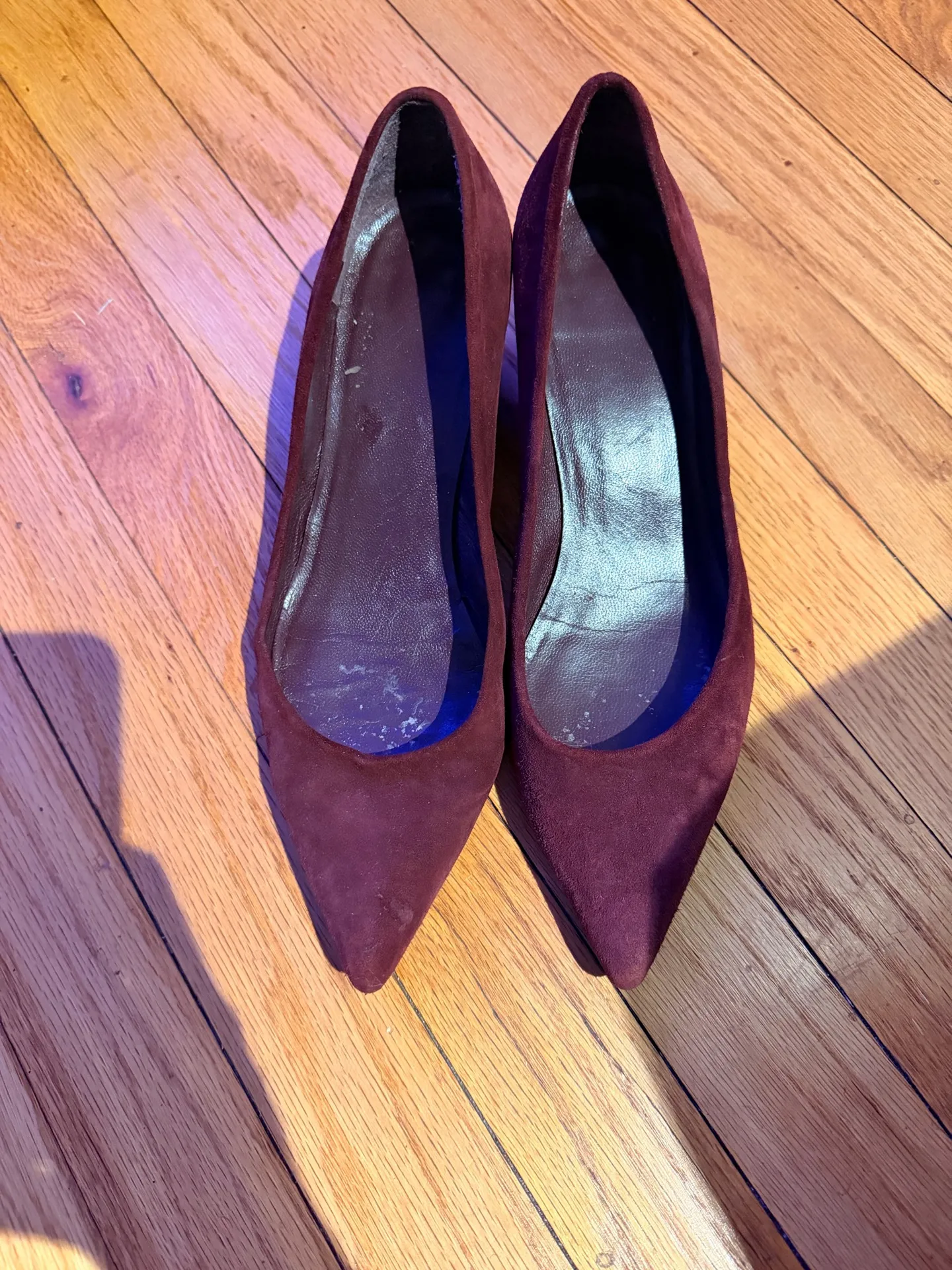 Stuart Weitzman  Power Block pump burgundy suede pointy toe comfy heels Leather - Image 4