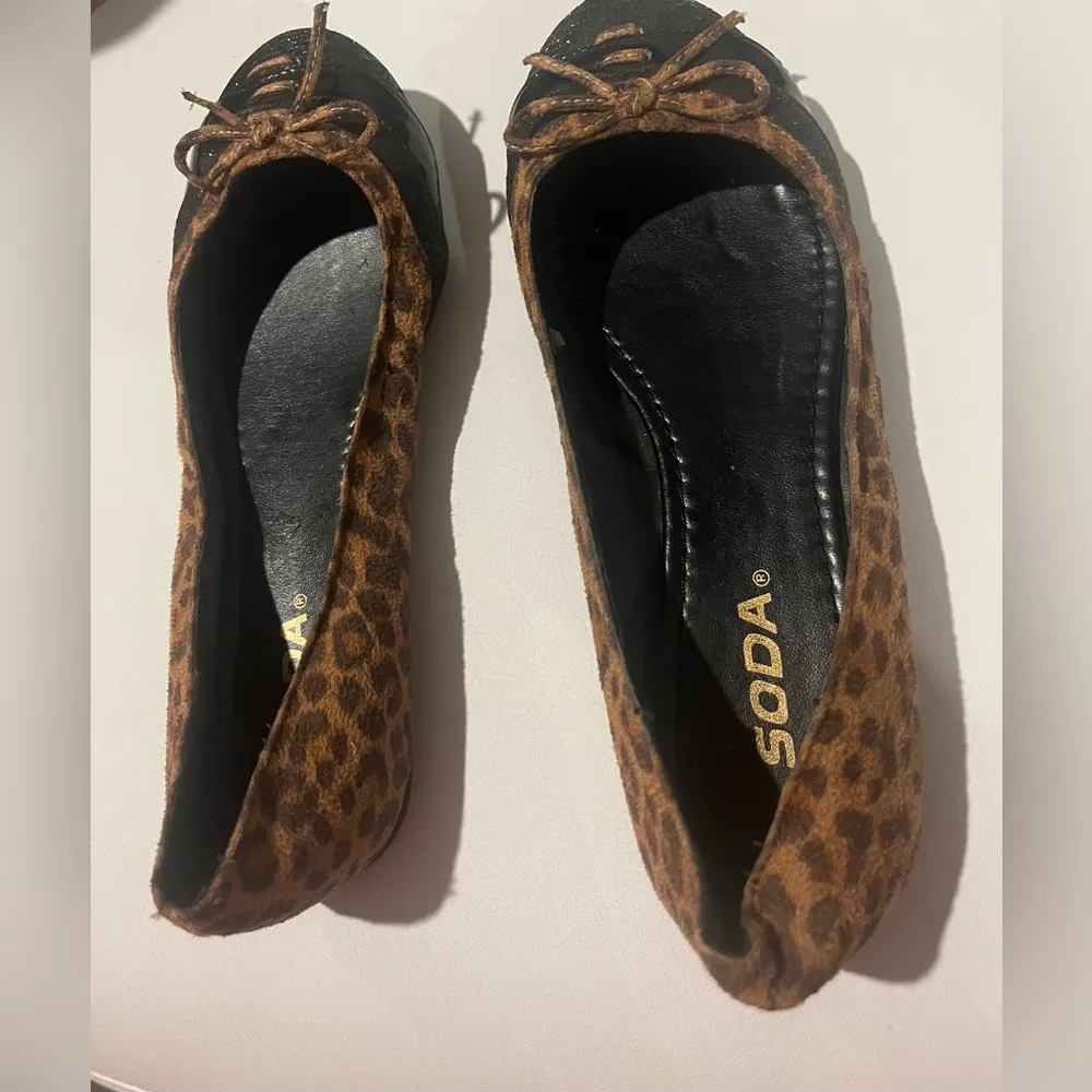 Soda Women’s Sz 6 Cheetah Leopard Print Black Sequin Glitter Bow Cap Toe Flats - Image 7