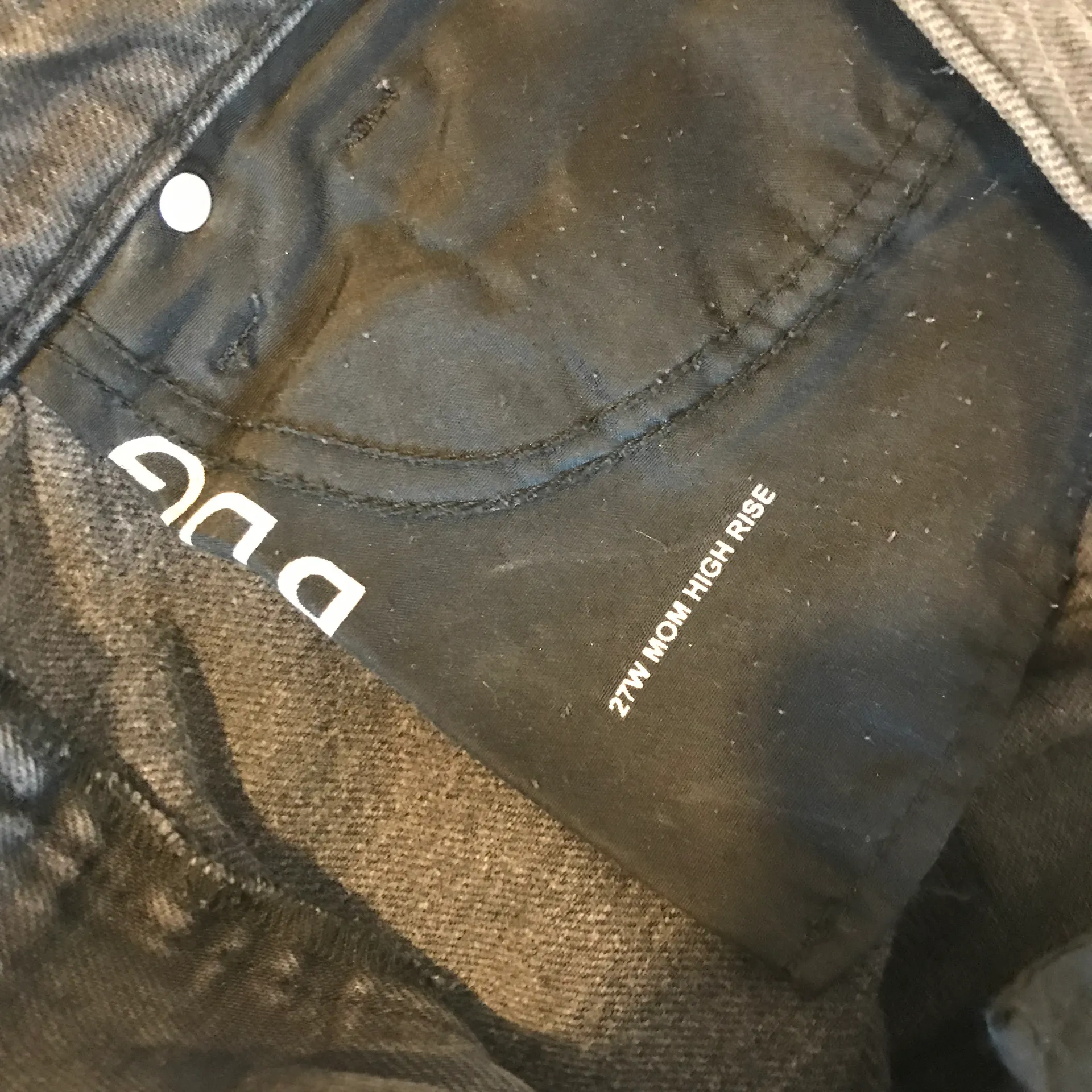 black distressed mom jeans - Image 8