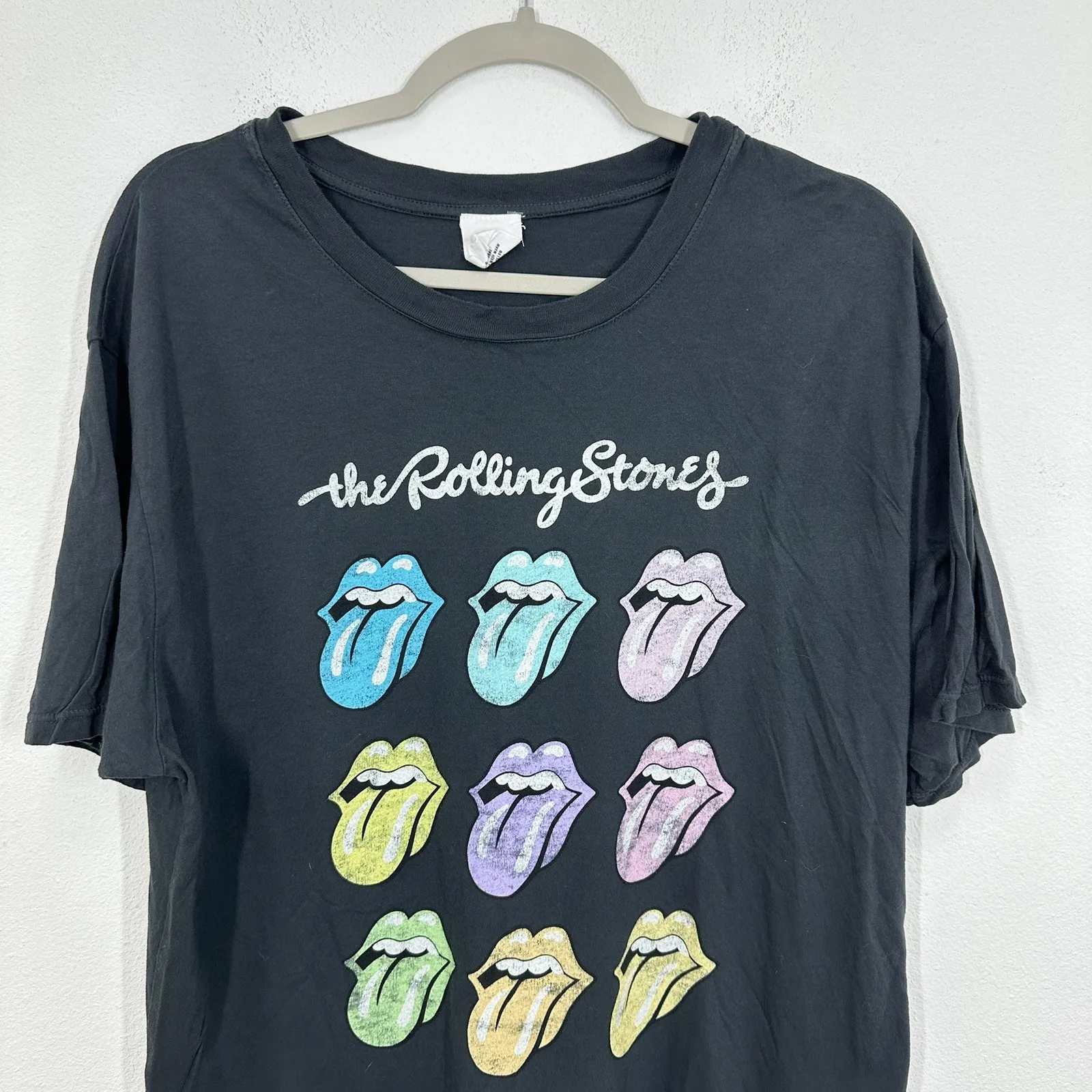 Let Luv Rolling Stones Graphic T Shirt Black Multi Color Lips Print Modal Cotton Size L - Image 2
