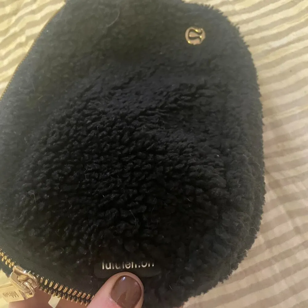 "Lululemon Everywhere Belt Bag 1L Fleece Fleece. " - Image 2