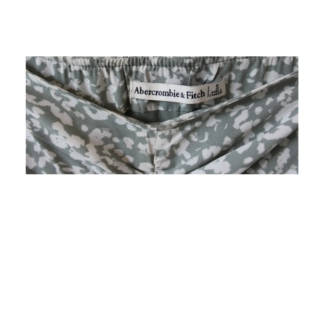 Abercrombie & Fitch Front Slit Skirt Green/White‎ Women's Size Small - Image 4