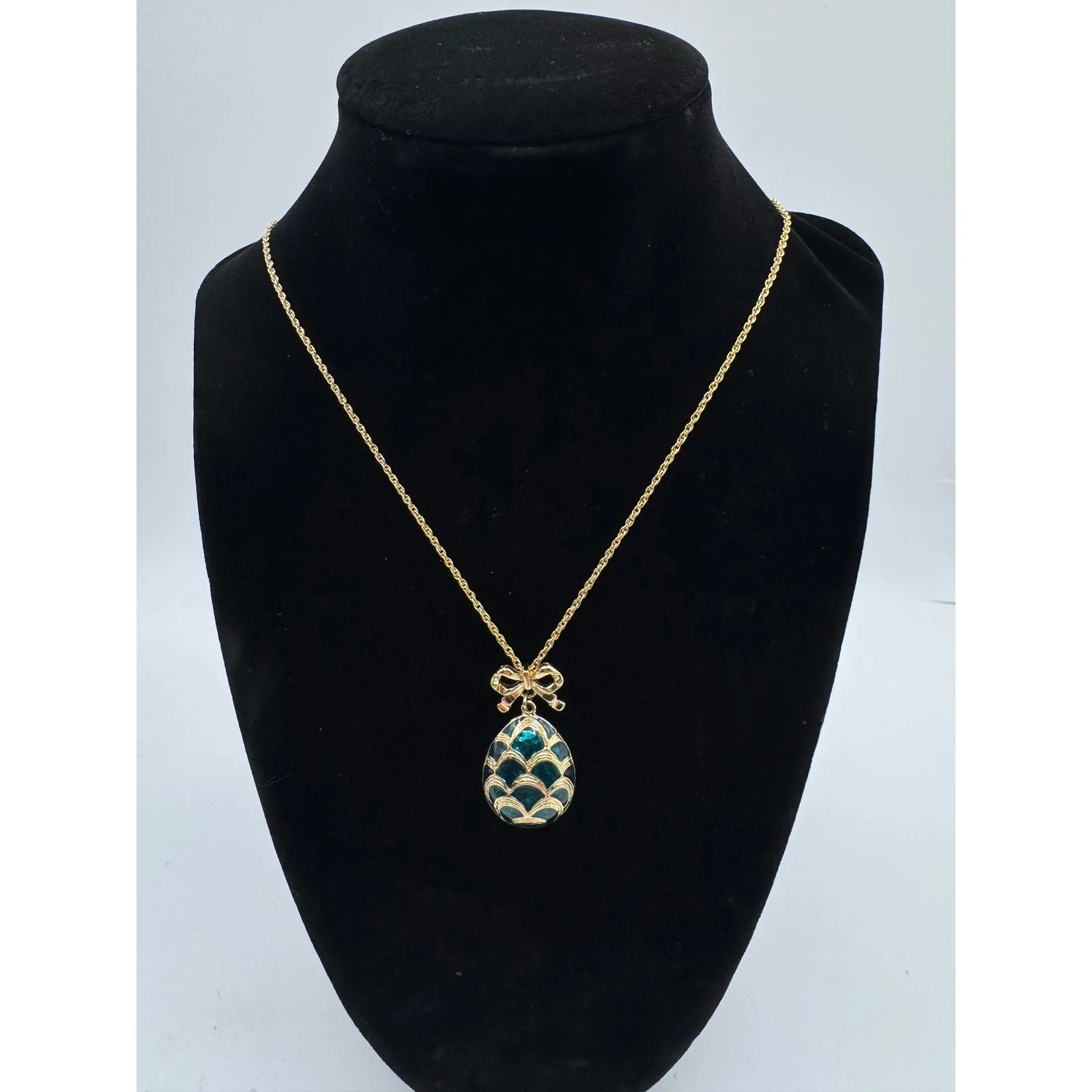 Vintage Blue Enamel Egg Pendant Necklace Bow Detail Gold Tone Chain 18" Green - Image 2