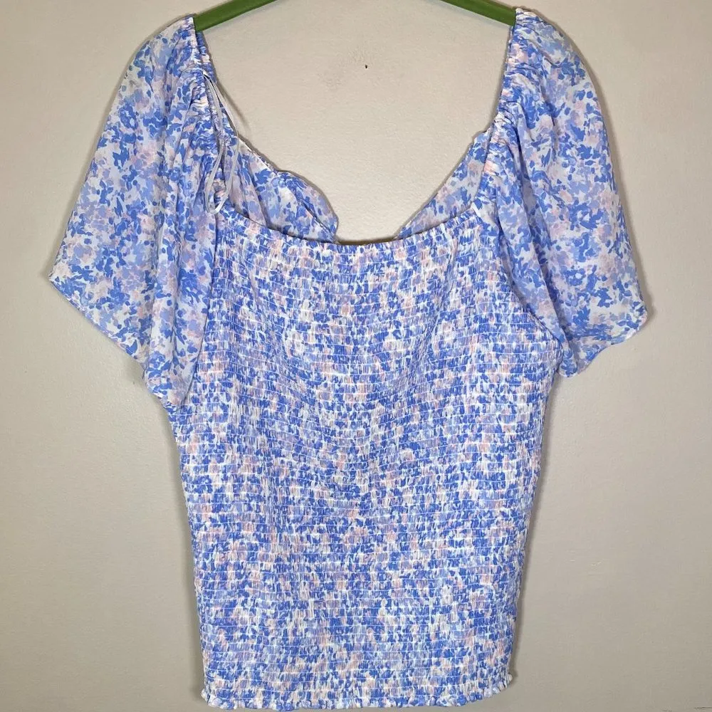 NWOT Lush Women's Louise Short Sleeve Smocked Cropped Blouse - Image 4