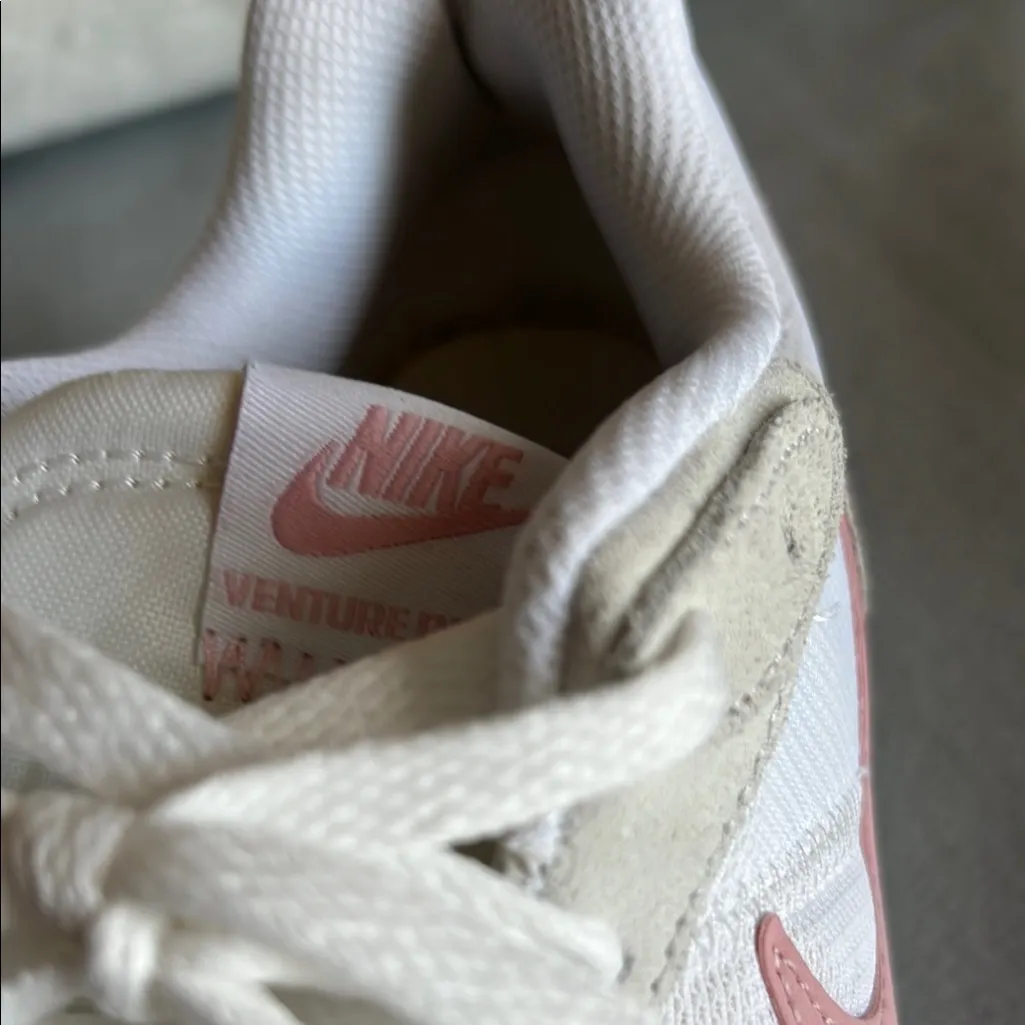 Nike Venture Runner White and Pink Sneakers with Low-Top Design‎ Size 10 - Image 8