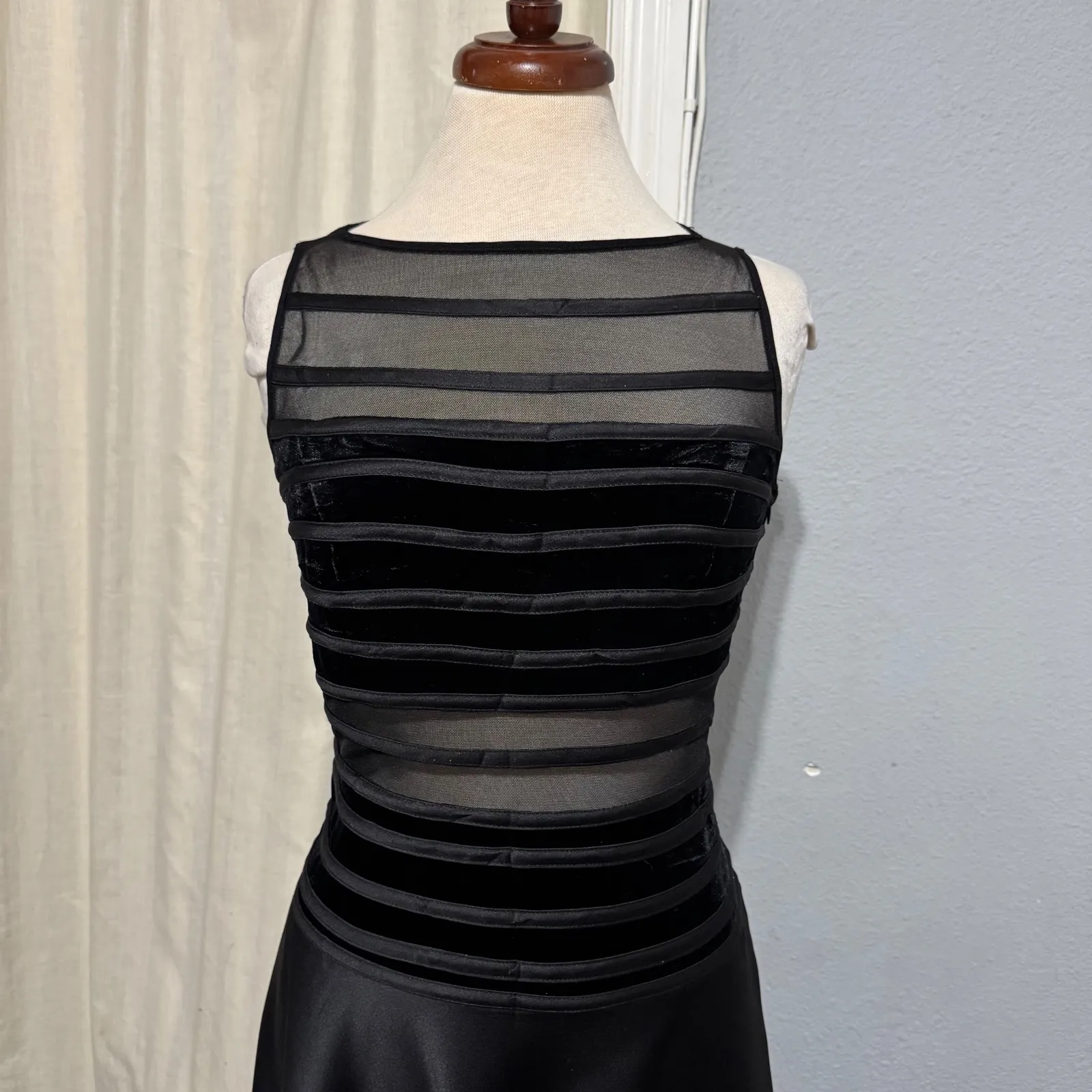 JS Collections Black Velvet Sheer Stripe Formal Gown Dress Sz 10 Made in Canada - Image 3