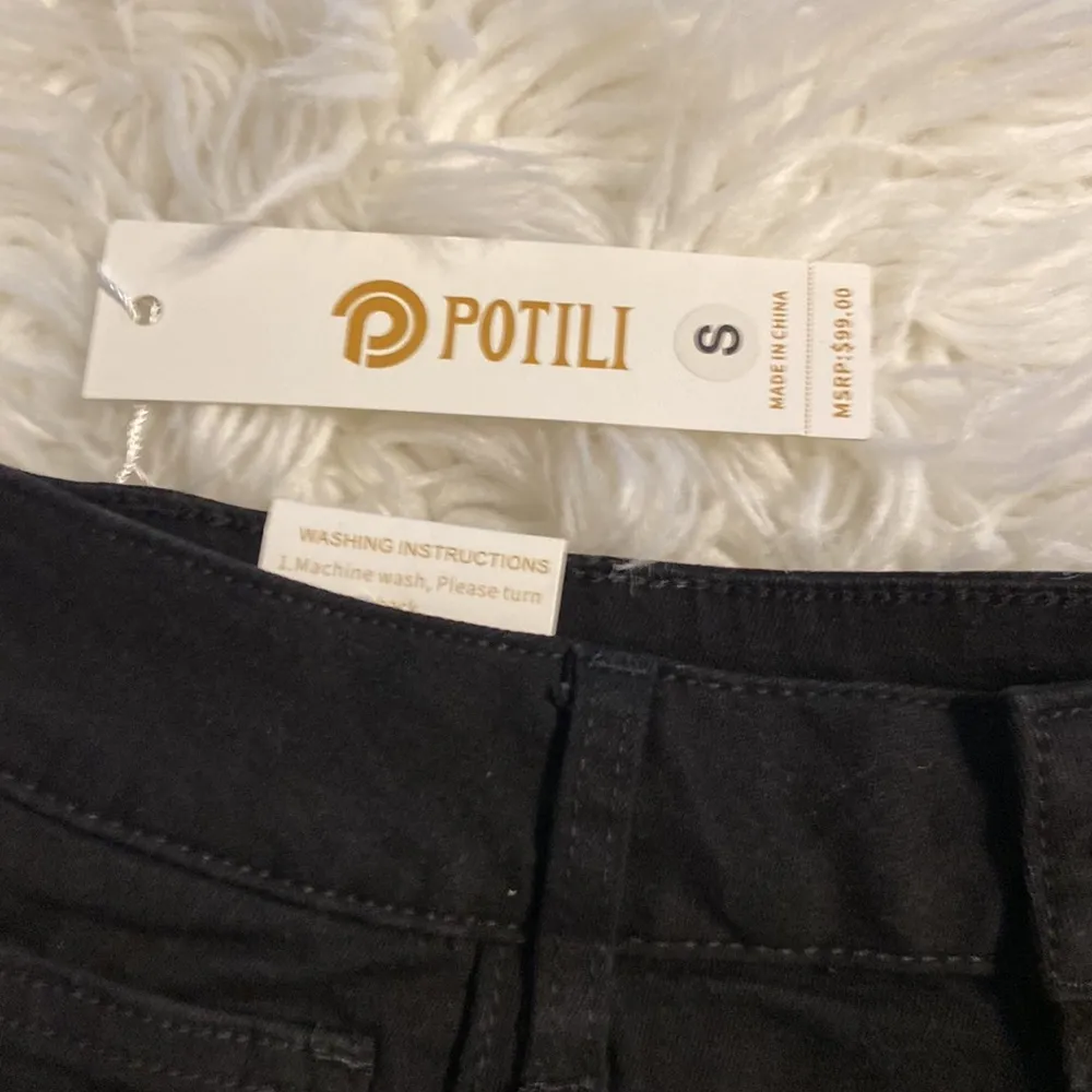 Potili Women's Black Shorts/Skorts size S brand new color black - Image 2