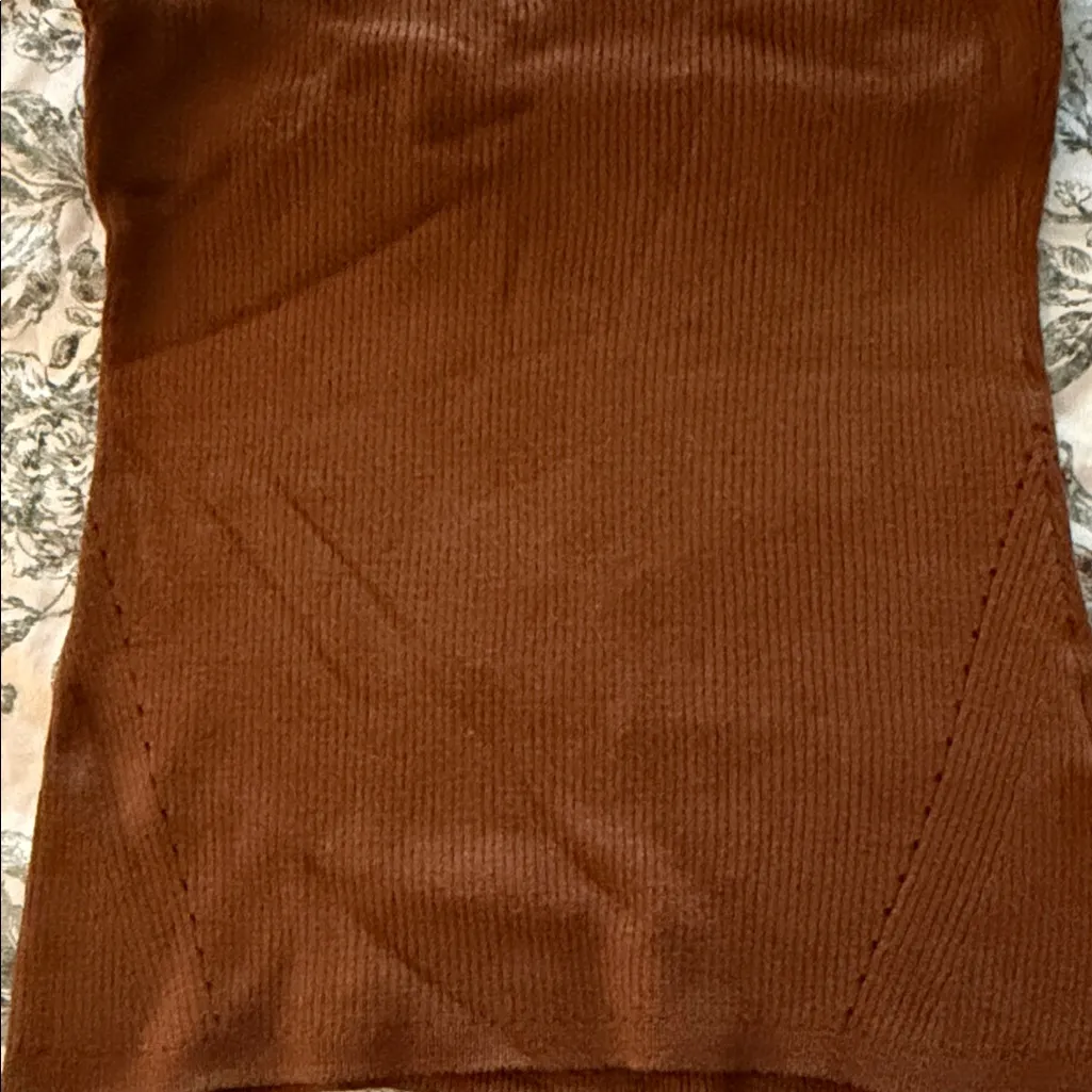 White House Black Market Rust Sleeveless Sweater - Image 4