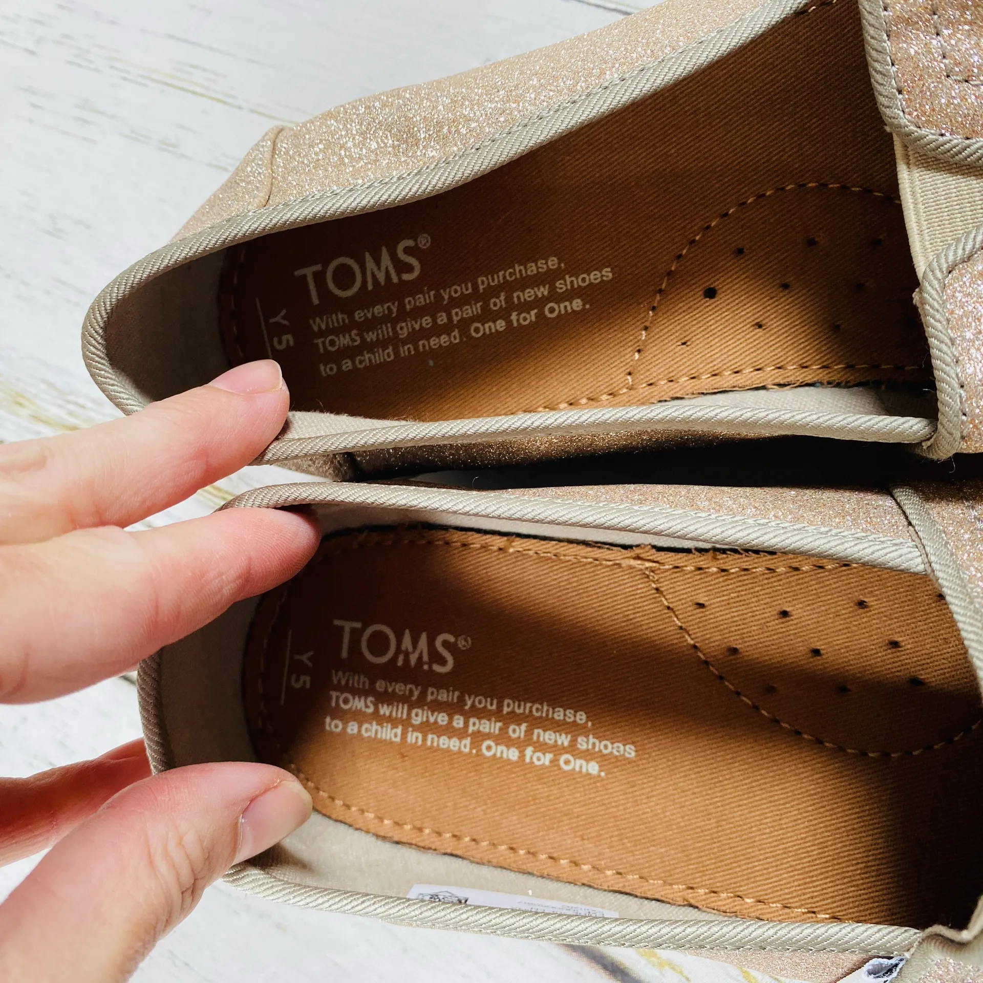 NEW TOMS Classic Alpargata Slip On Shoe Rose Gold Glimmer Glitter - Image 6