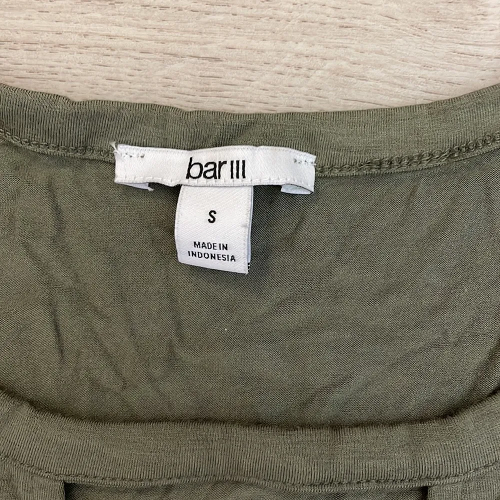 Sage Green Ruched /Tie Front Short Sleeve Keyhole Neckline T-Shirt Small - Image 6