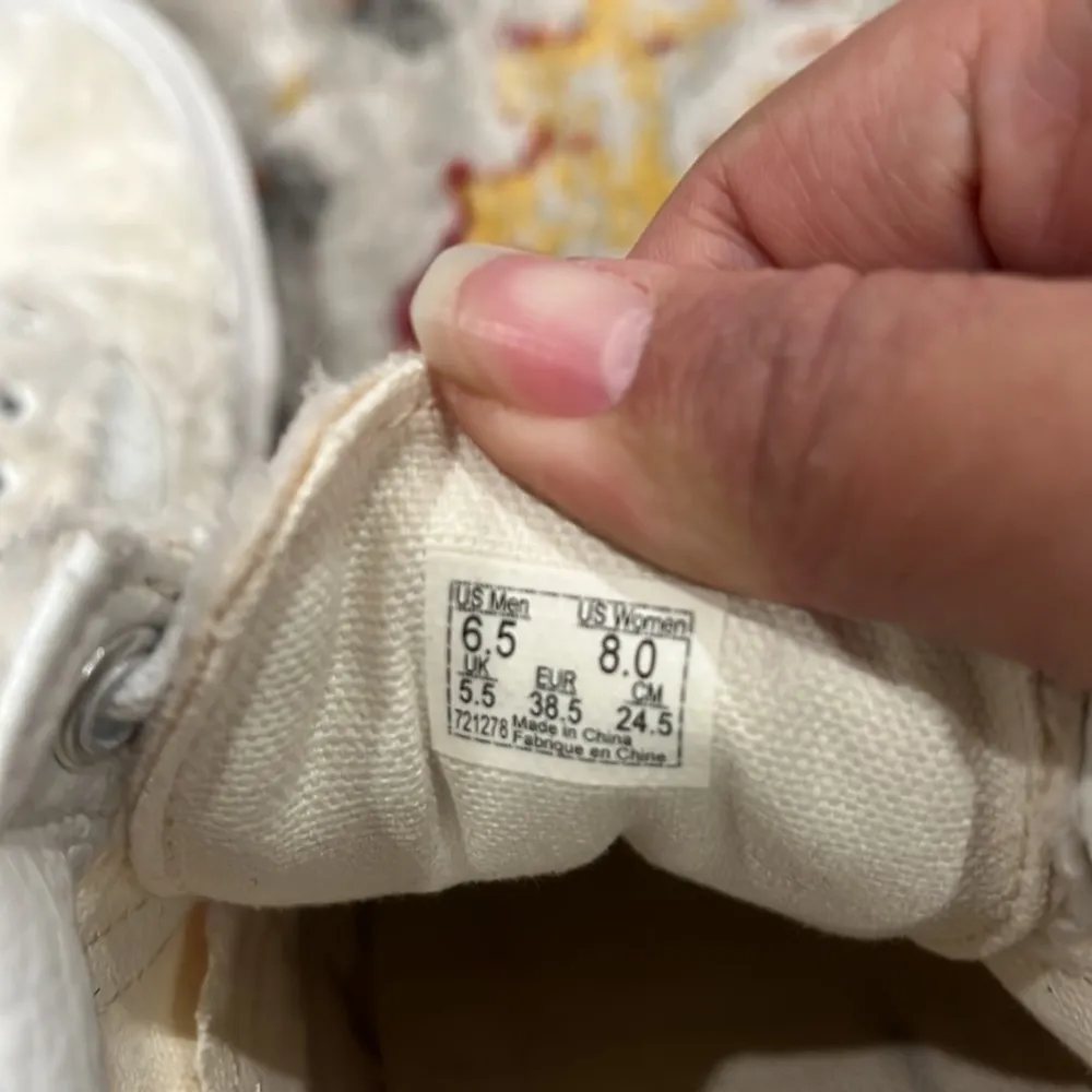 w size 8 teddy fuzzy old school skate sneakers - Image 6