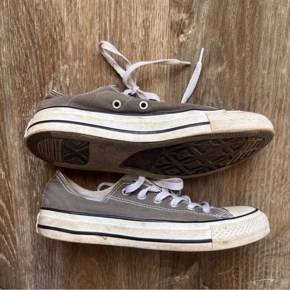 Grey Low Top All Star Chuck Taylor Converse Women’s 7 - Image 3