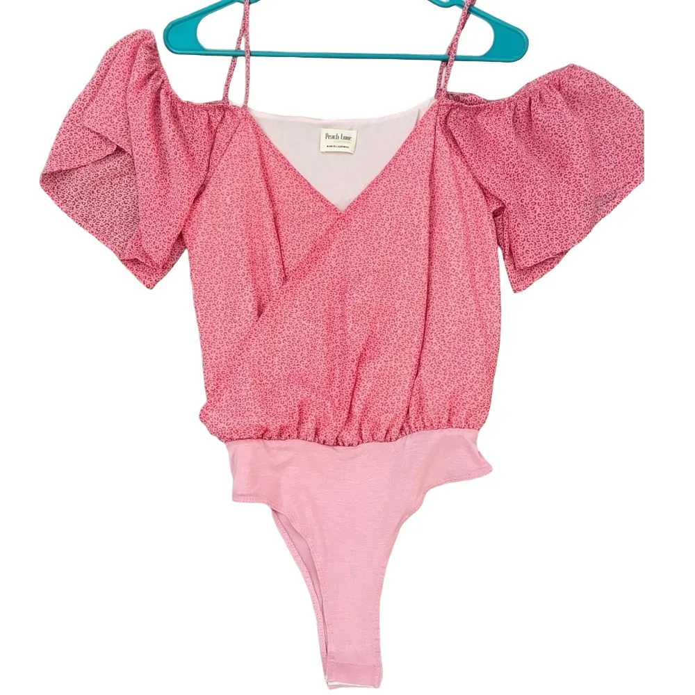 Peach Love Pink Leopard Print Off The Shoulder Bodysuit Medium - Image 3