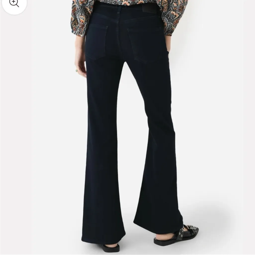 EUC 7 For All Mankind Isola Flare Jeans
Black Size 32 - Image 2