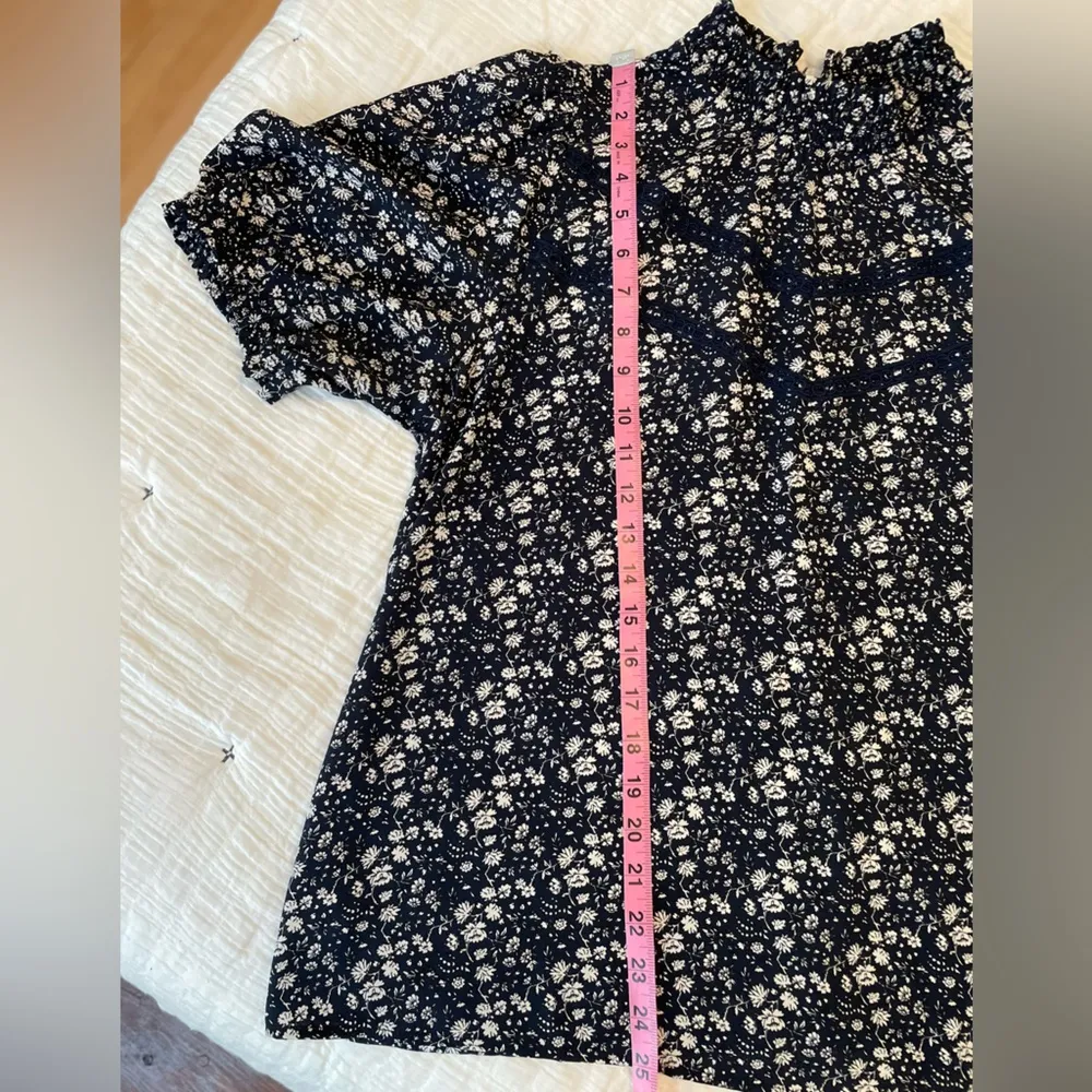 LOFT Vine Lace Trim Mock Neck Smocked Ditsy Floral Top Size L - Image 13