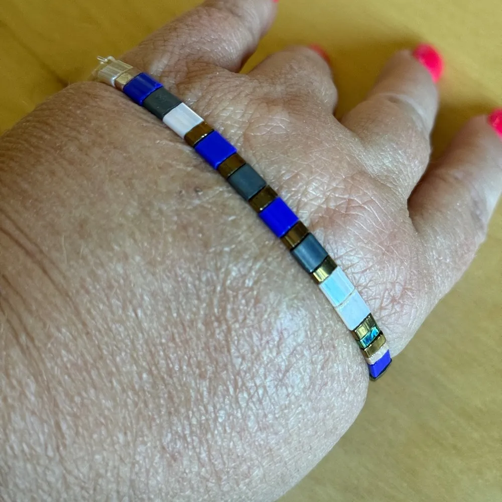 Mother of Pearl Colorful Beaded Bracelet Blue - Image 3