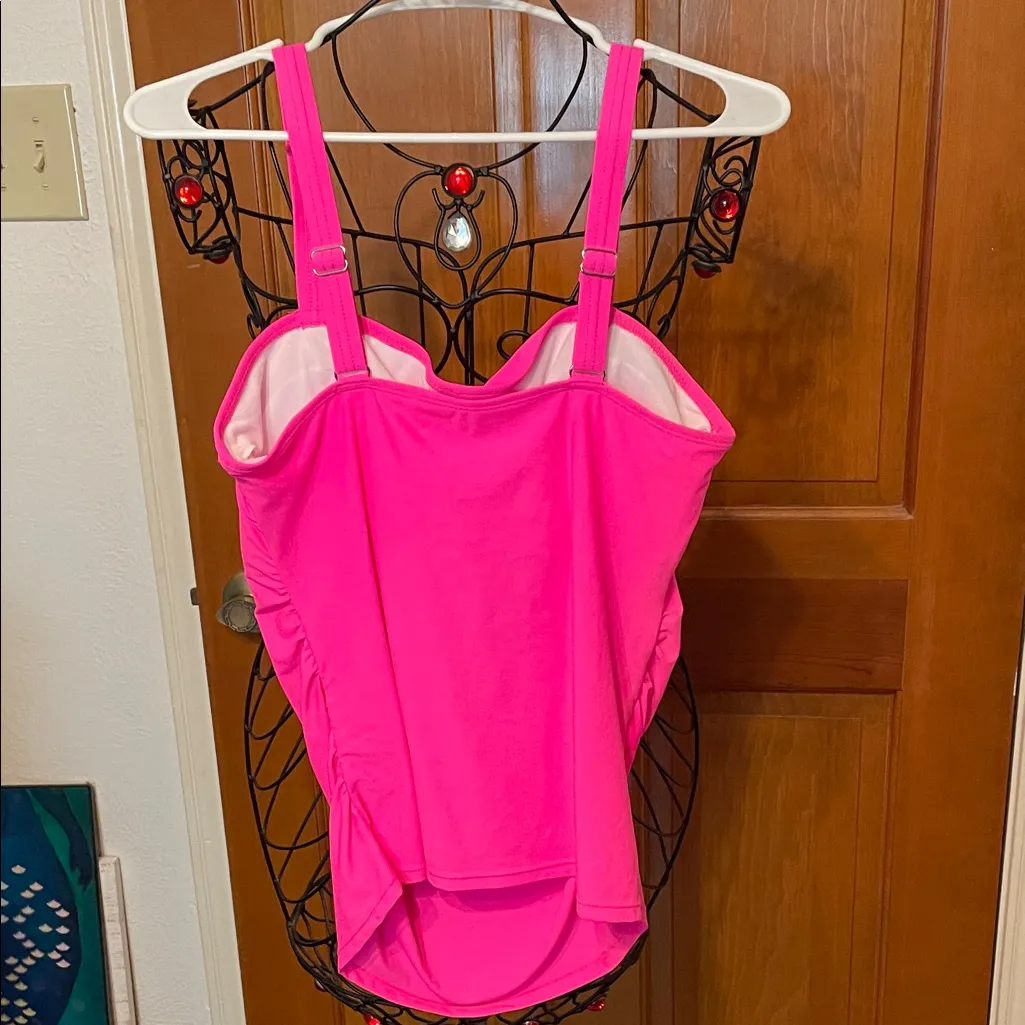 💗💗💗BOGOHO 💗💗💗Vibrant Pink Women's Top - Image 3